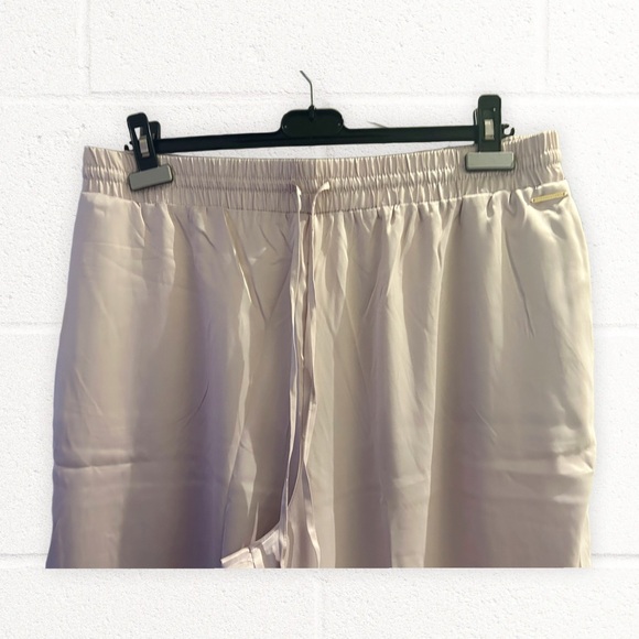 🆕*NWOT* BCBGMAXAZRIA | XL | Light pink satin lounge pants wide legs - Picture 3 of 13